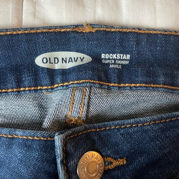 NWOT Old Navy super skinny ROCKSTAR jean sz10 - Picture 3 of 5